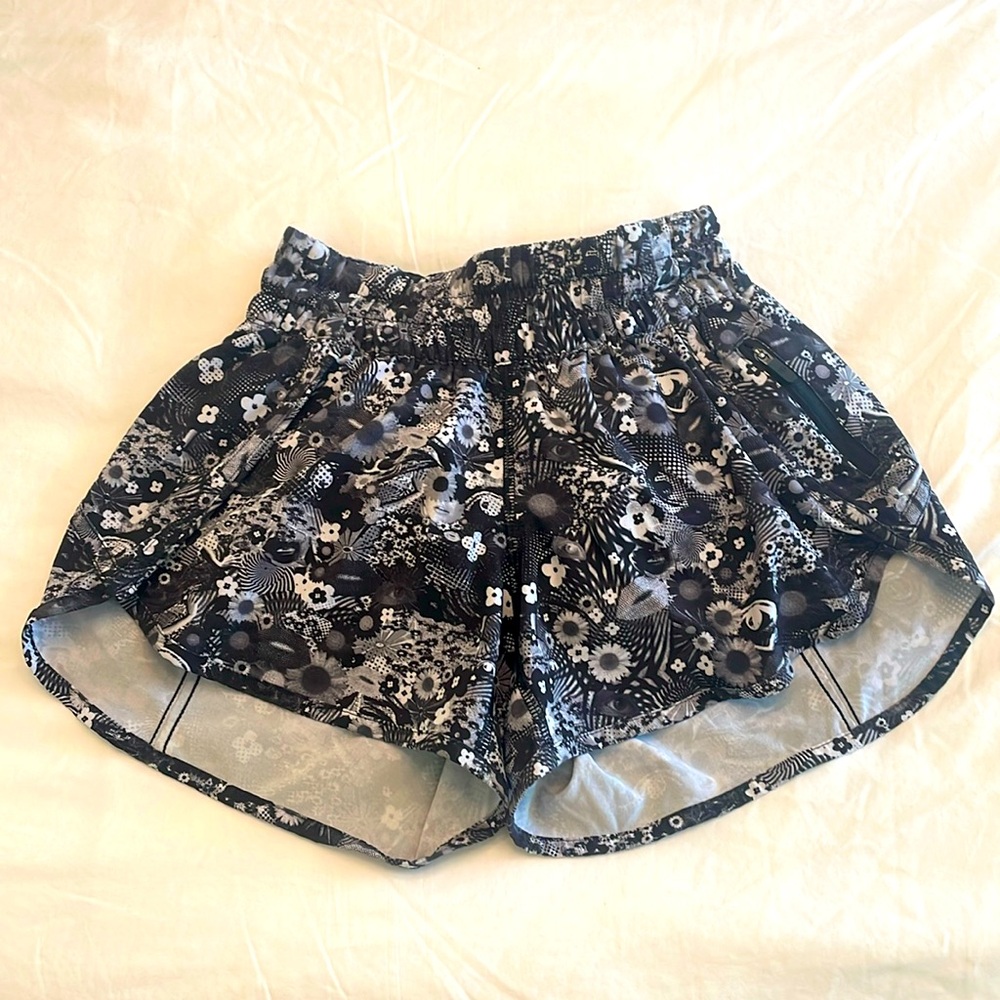 Lululemon exclusive Seawheeze runner shorts